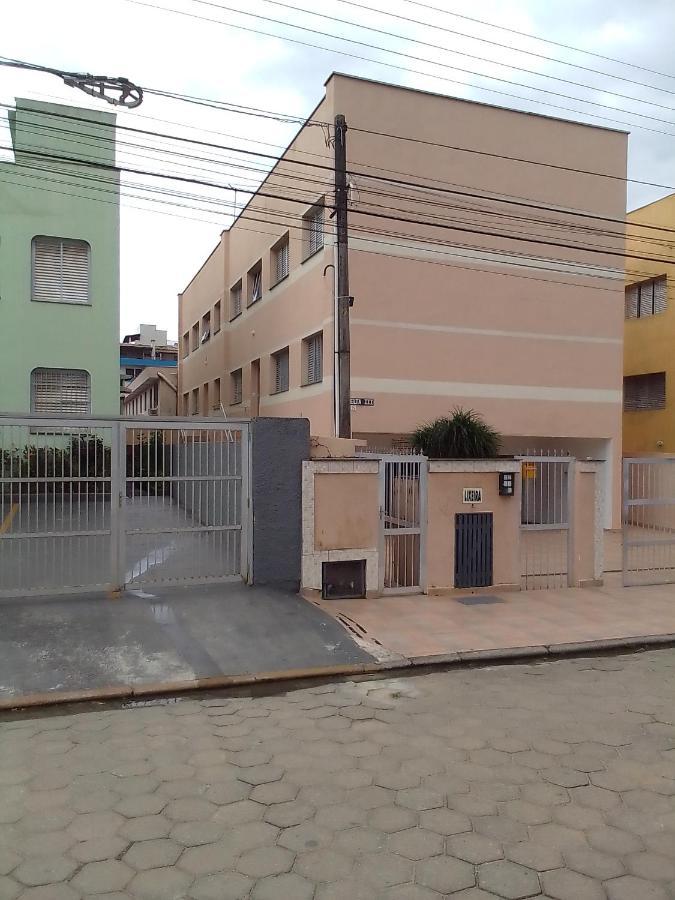 3 Quartos